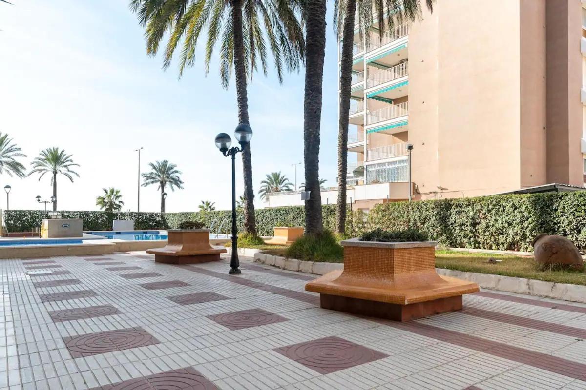 Sea Front Apart. 2 Pools / 1ª Linea. 2 Piscinas Apartment Segur de Calafell Exterior photo